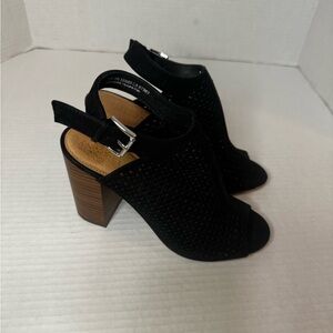 Halogen Black Leather Sandals Sz 5M